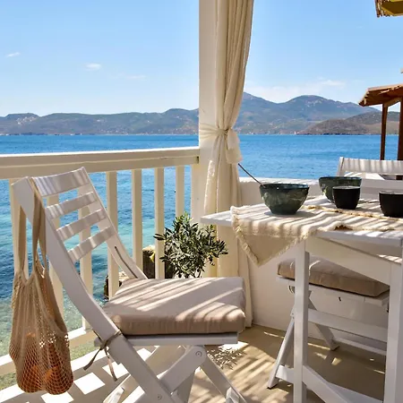 The Cove House * Plaka (Milos)