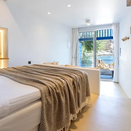 The Cove House * Plaka (Milos)